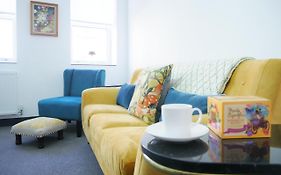 One Bedroom Luxury Ground Floor Apartment With Parking In Heart Holt